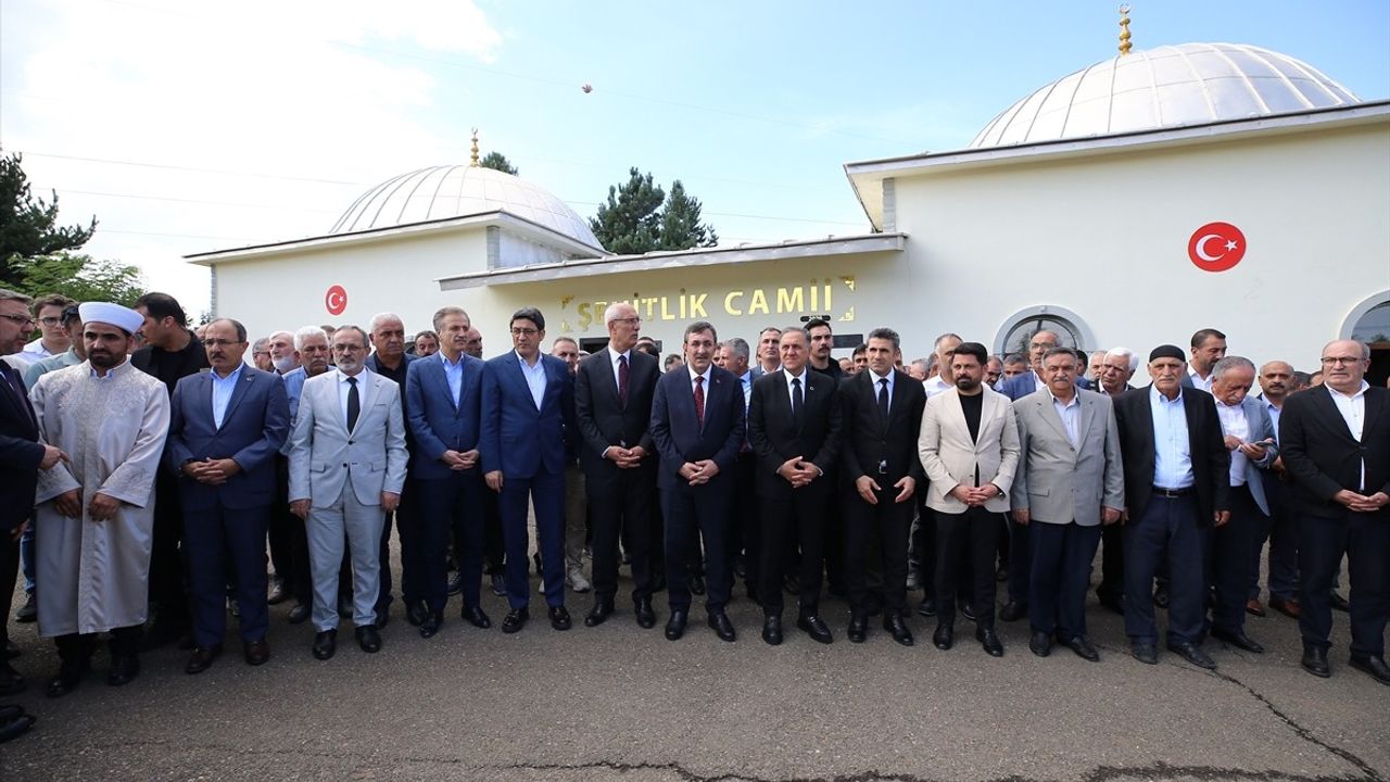 Cevdet Yılmaz, Yeğeni Şiyar Güneş'in Cenazesine Katıldı