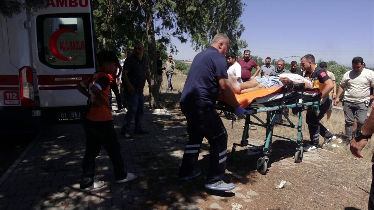 Ceyhan'da Nehre Düşen Kişi İtfaiye Ekipleri Tarafından Kurtarıldı