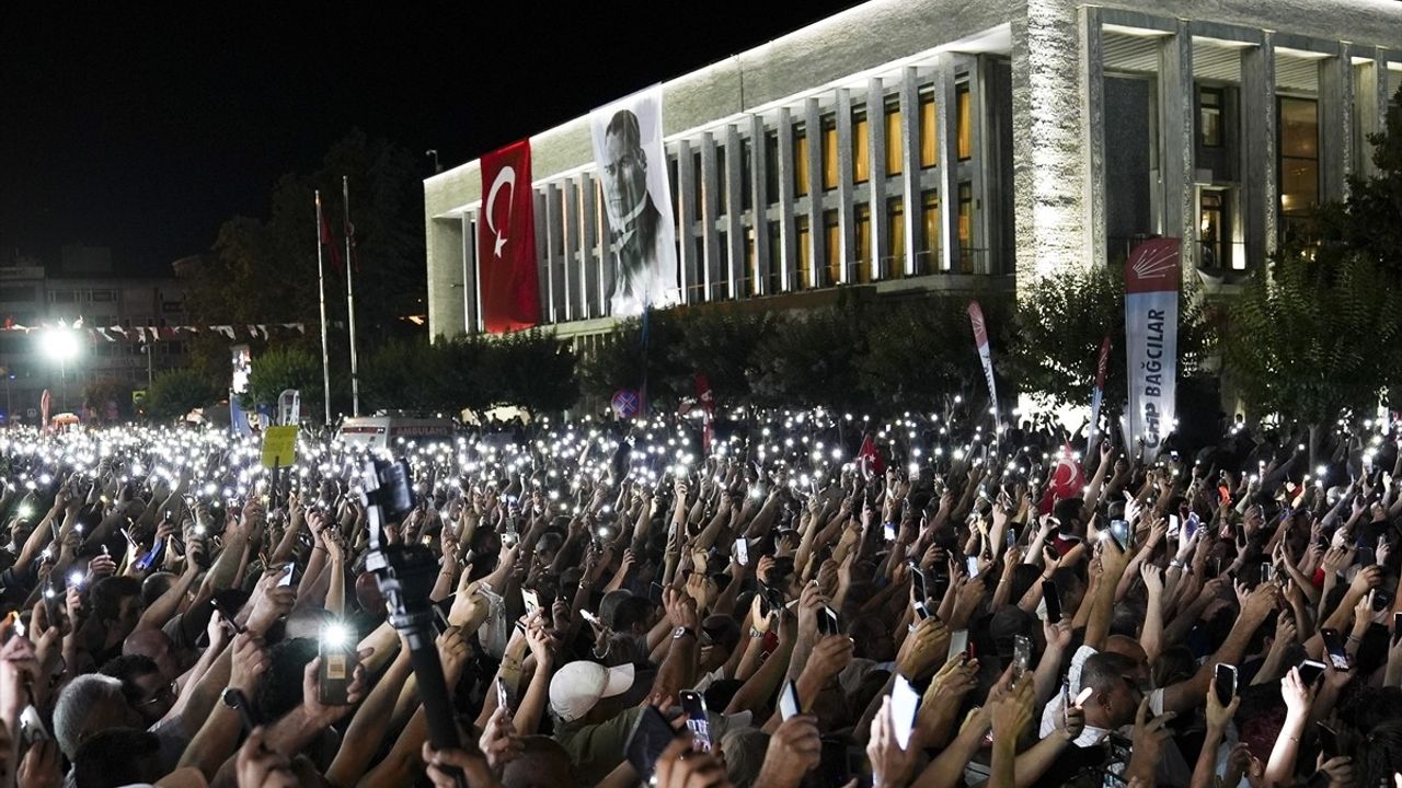 CHP Genel Başkanı Özgür Özel, Saraçhane'de Önemli Açıklamalarda Bulundu