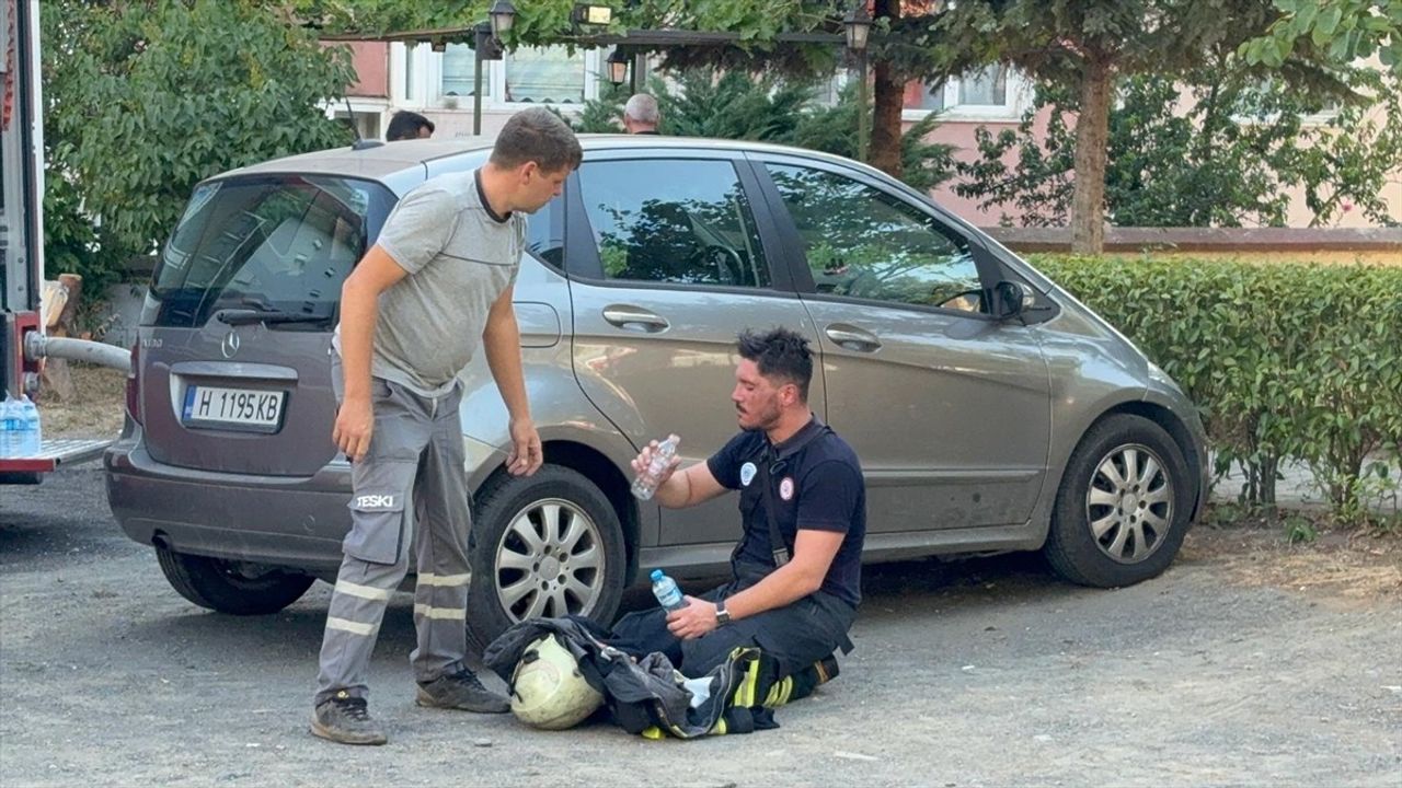 Çorlu'daki Dokuz Katlı Binada Yangın Kontrol Altına Alındı
