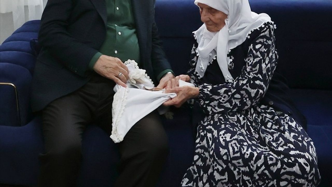 Cumhurbaşkanı Erdoğan, 15 Temmuz Şehidi Muzaffer Gülşen'i Ziyaret Etti