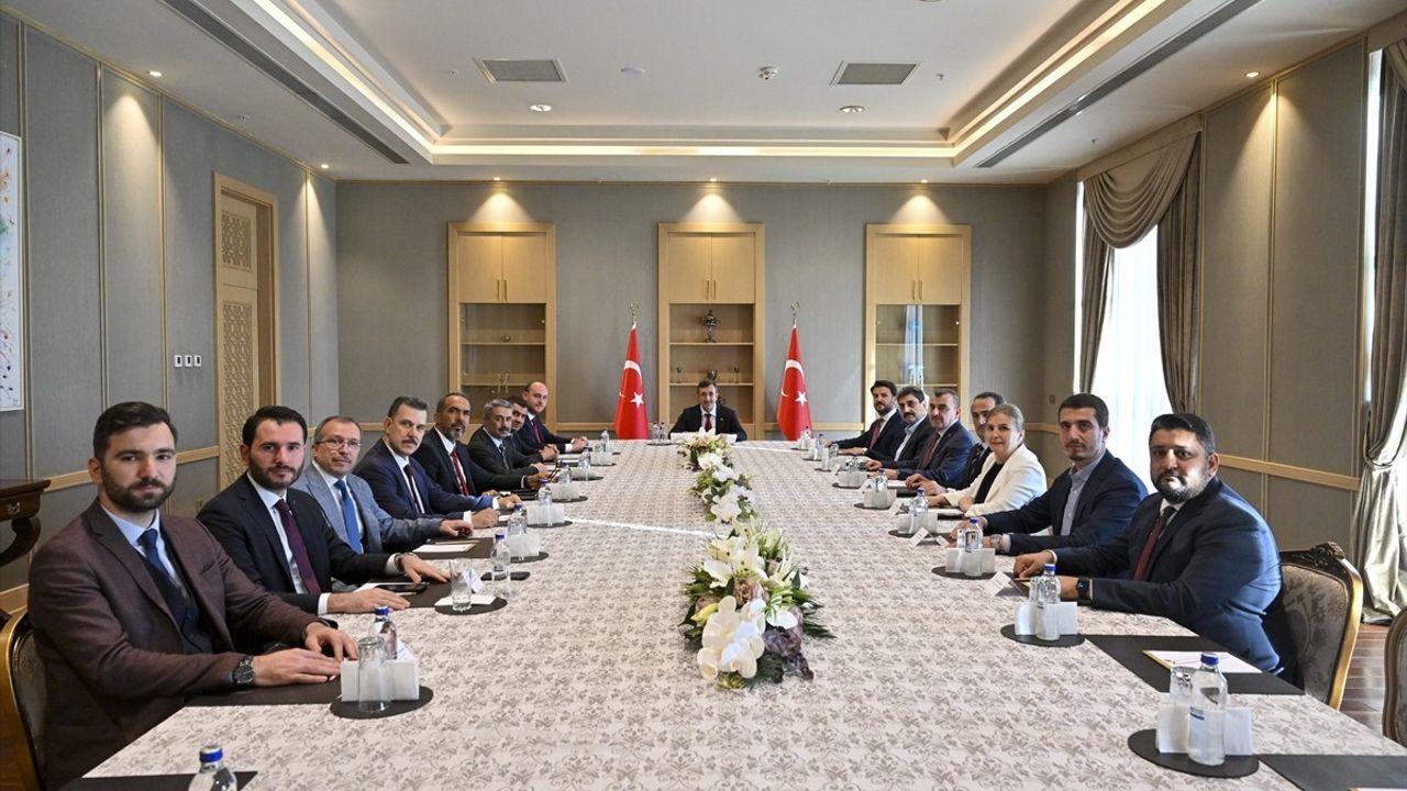 Cumhurbaşkanı Yardımcısı Yılmaz'dan Büyükgümüş'e Ziyaret