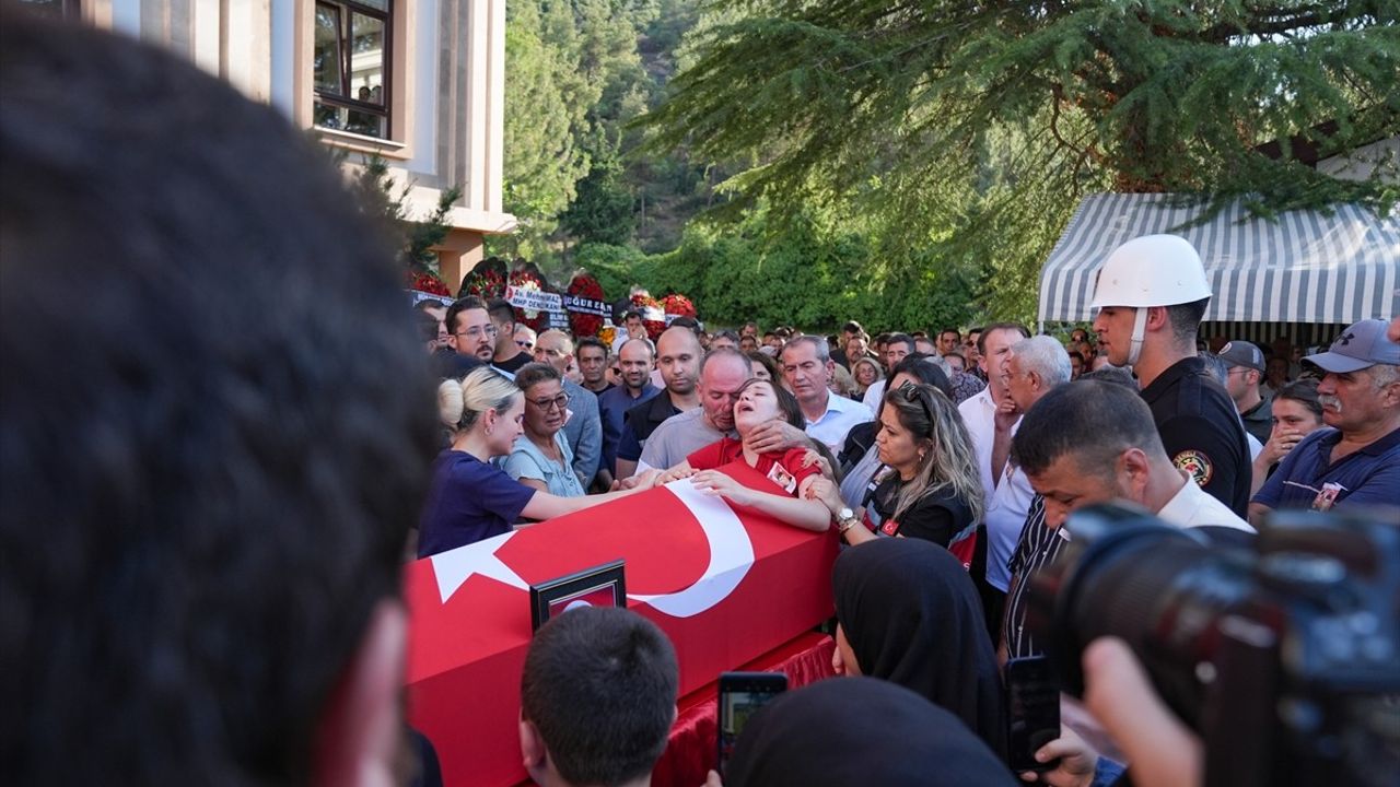 Denizli'de Orman Yangınında Şehit Olan İşçiler İçin Tören Düzenlendi