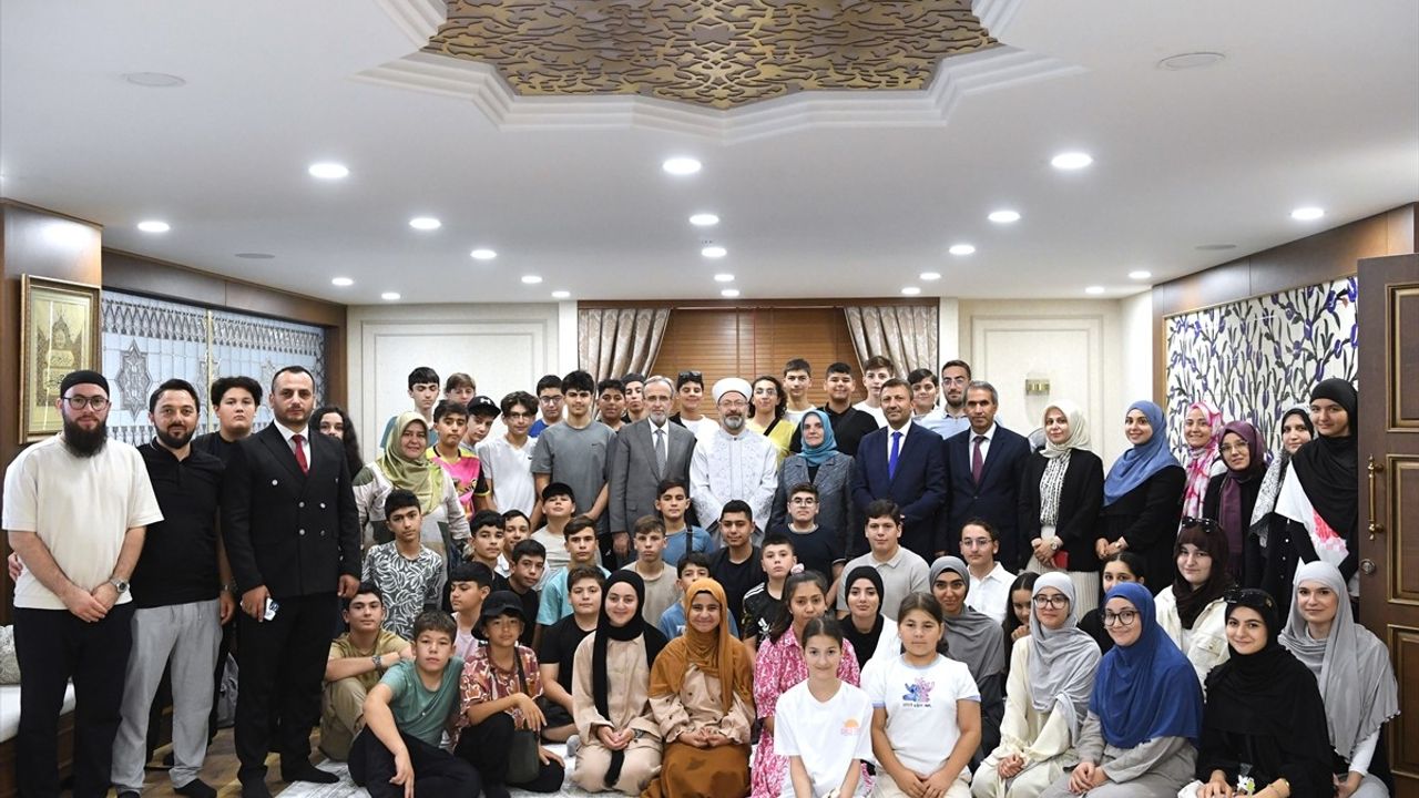 Diyanet İşleri Başkanı Ali Erbaş, Fransa'dan Gelen Öğrencilerle Buluştu