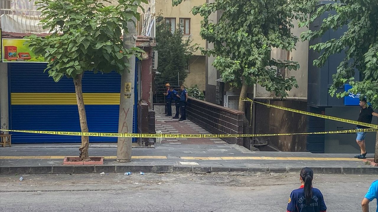 Diyarbakır'da 7 Katlı Bina Tahliye Edildi