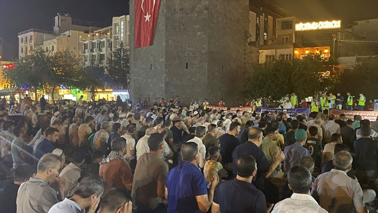 Diyarbakır'da Gazze Saldırılarına Karşı Protesto