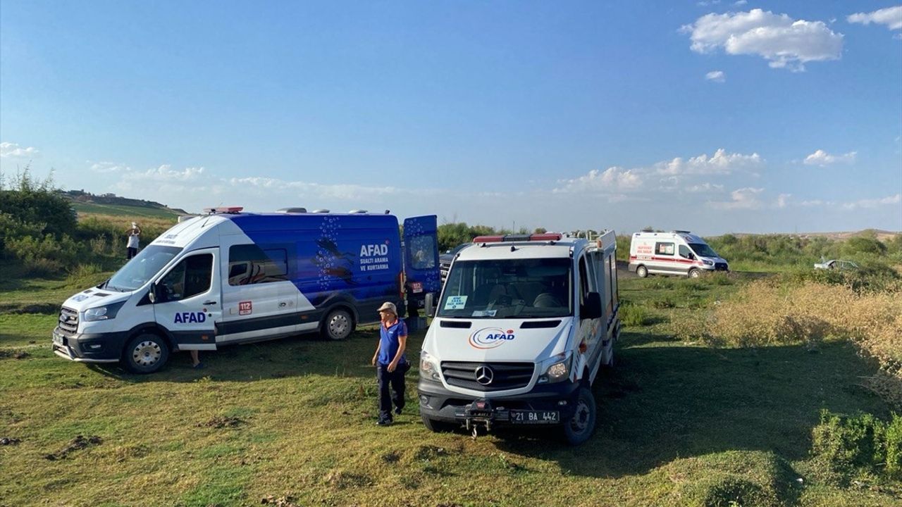 Diyarbakır'da Nehirde Kayıp Genç İçin Arama Çalışmaları Başlatıldı