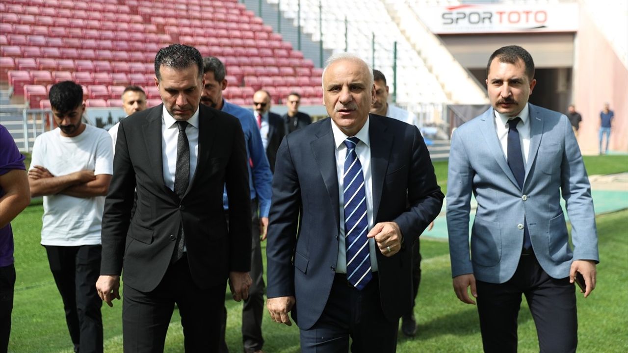 Diyarbakır Stadı Zemin Yenileme Çalışmalarında Sona Gelindi