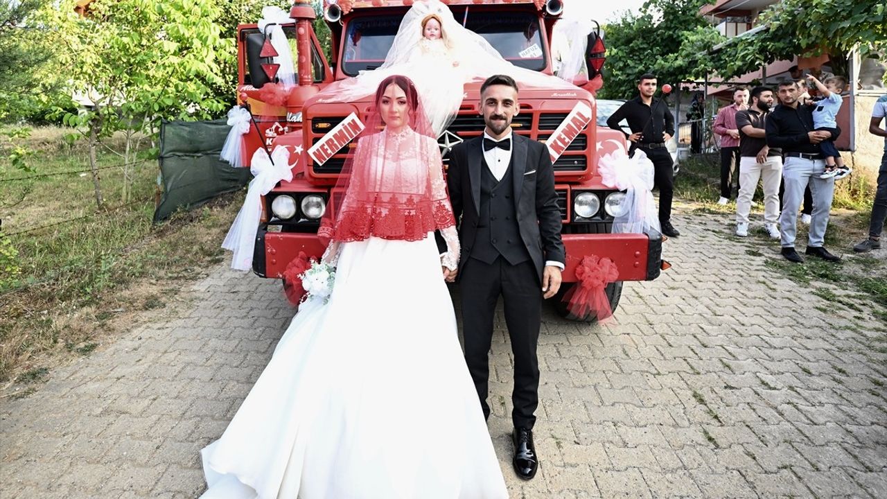 Düzceli Kamyon Şoförü Gelin Arabası Yaptı