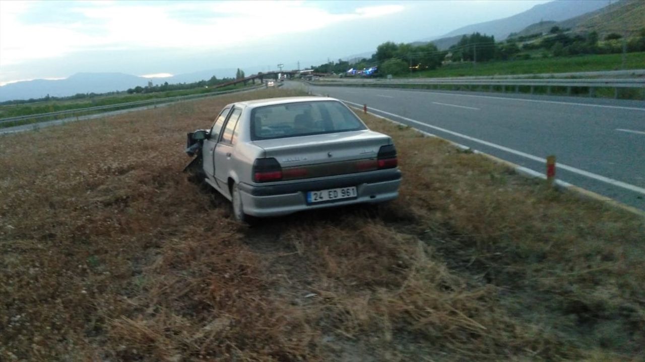 Erzincan'da İki Trafik Kazası: 5 Yaralı