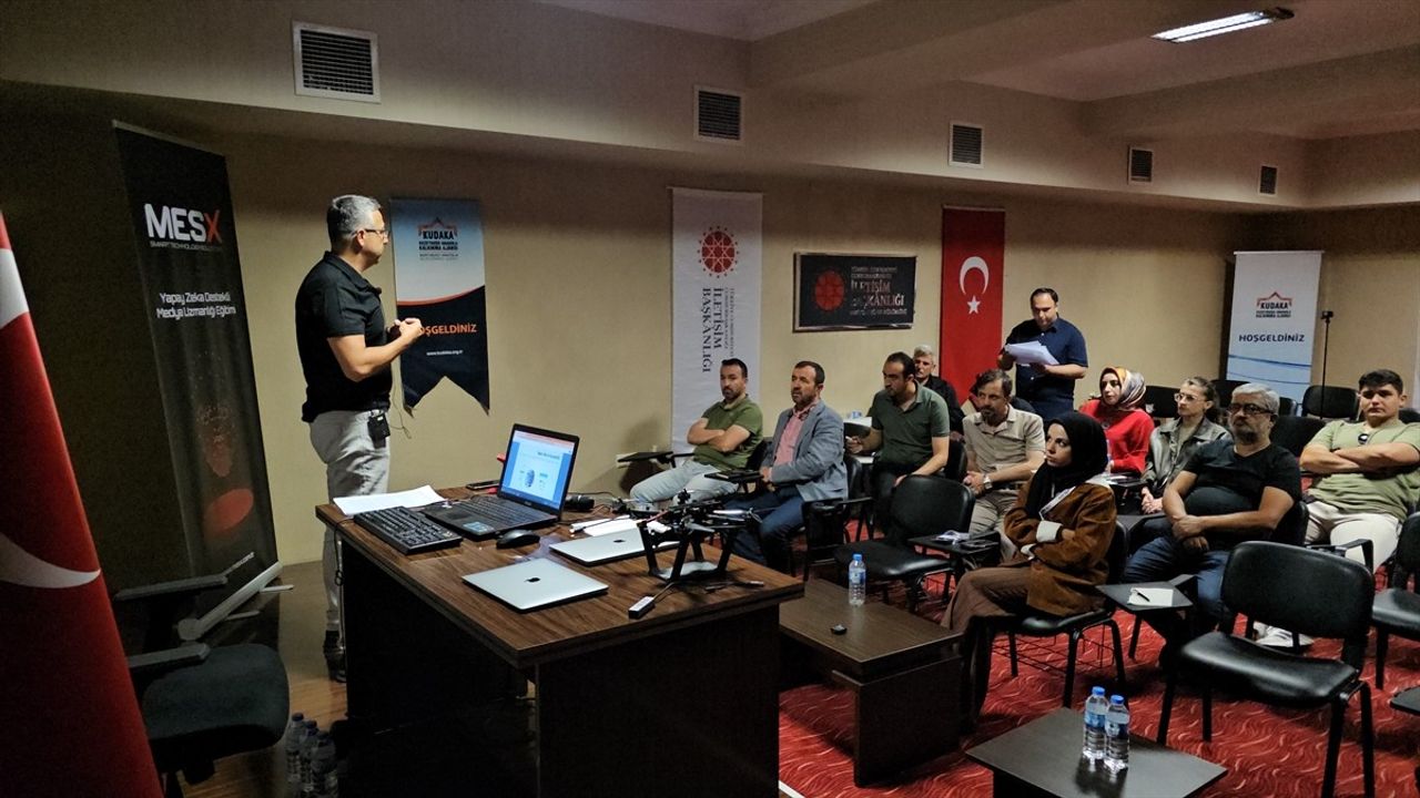 Erzincan'da Yapay Zeka Destekli Medya Eğitimi Düzenlendi
