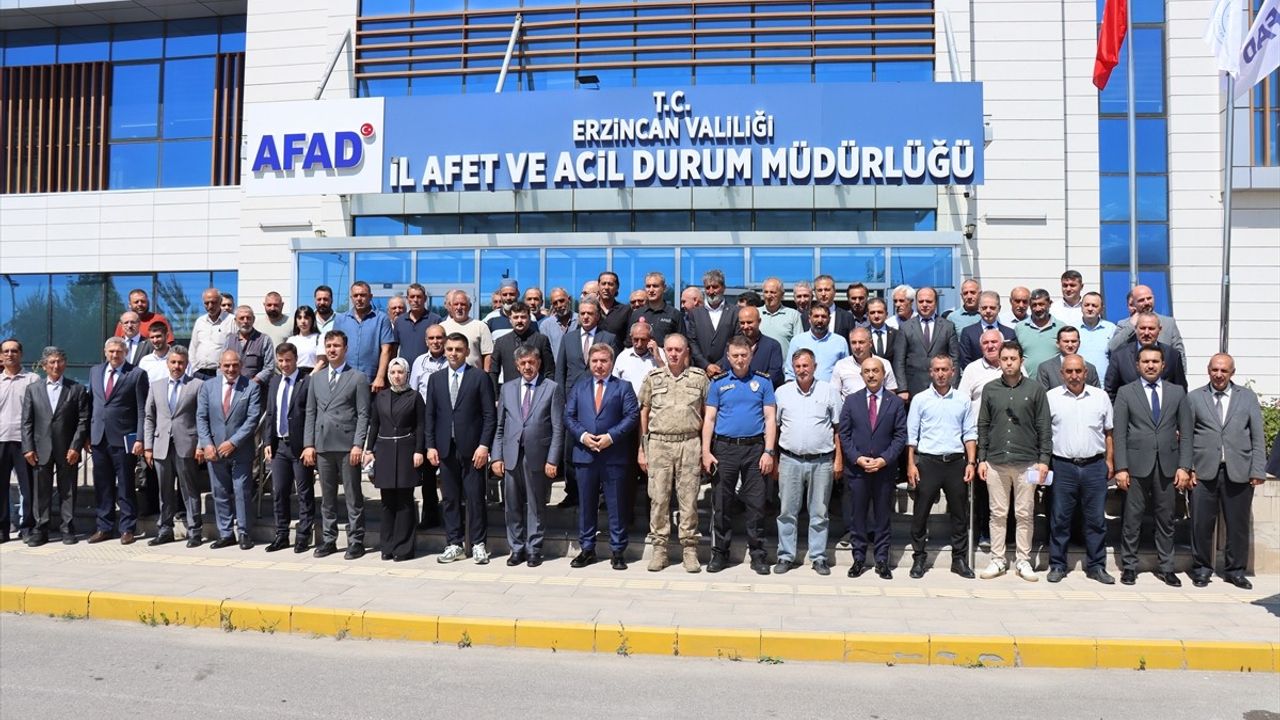 Erzincan Valisi Aydoğdu'dan Muhtarlara Önemli Mesajlar