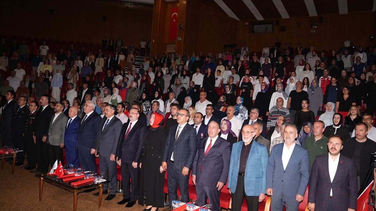Erzurum'da 'Darbe Kafası' Filmi Gösterildi