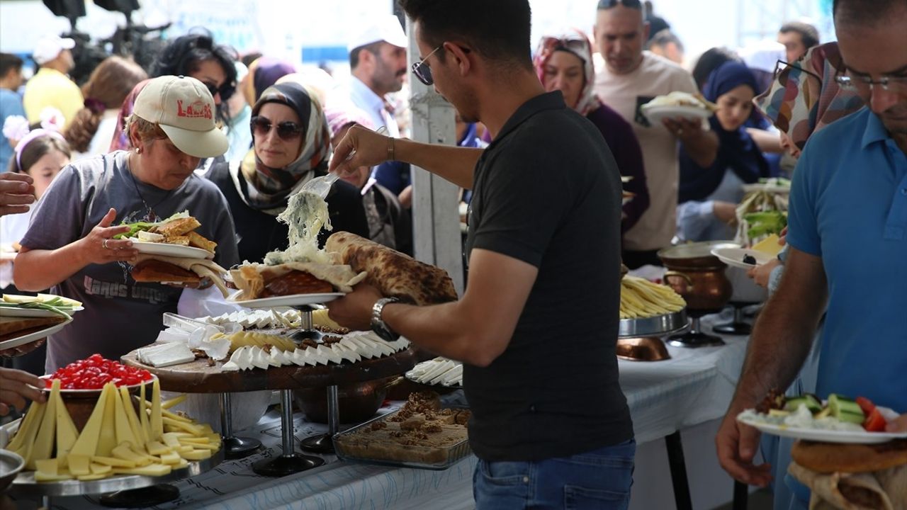 Erzurum'da İlk Kahvaltı Festivali Coşkusu