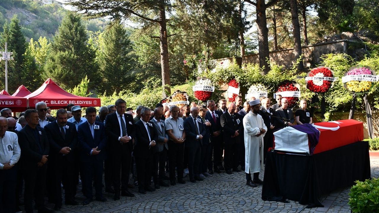 Eski CHP Milletvekili Lale Karabıyık Son Yolculuğuna Uğurlandı