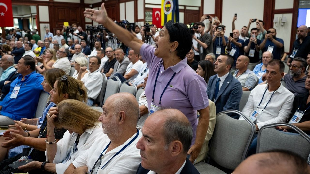 Fenerbahçe Yüksek Divan Kurulunda Gergin Anlar