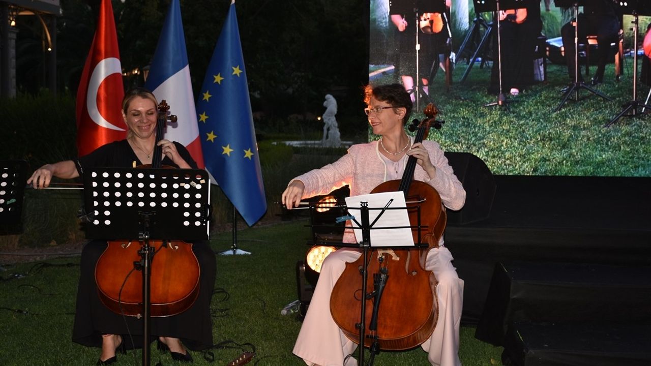 Fransa Milli Günü İzmir'de Coşkuyla Kutlandı
