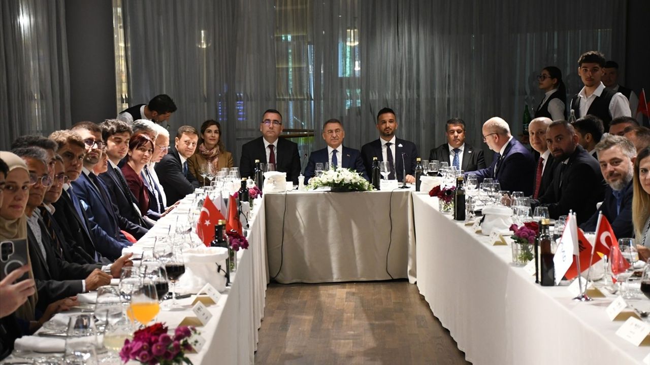 Fuat Oktay Tiran'da Türk İş İnsanlarıyla Buluştu