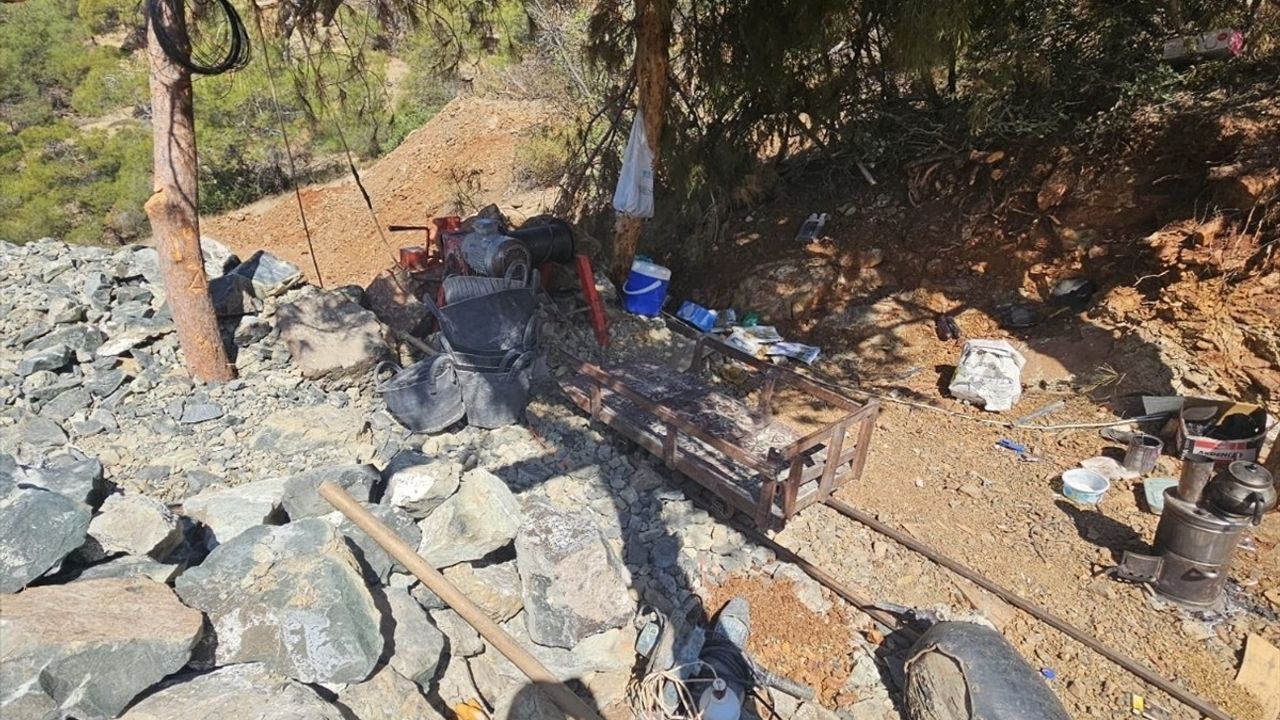 Gaziantep'te Kaçak Krom Ocağına Baskın