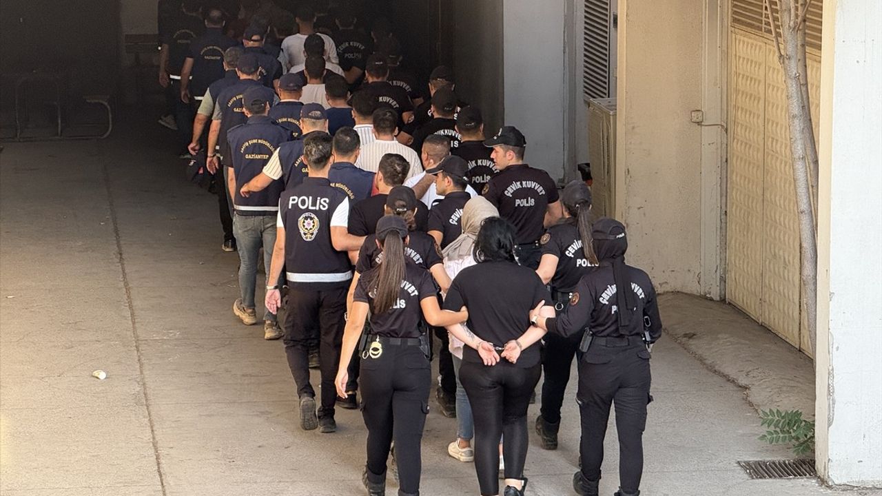 Gaziantep'te Kurşunlama Olaylarına Karışan 15 Şüpheli Adliyeye Sevk Edildi