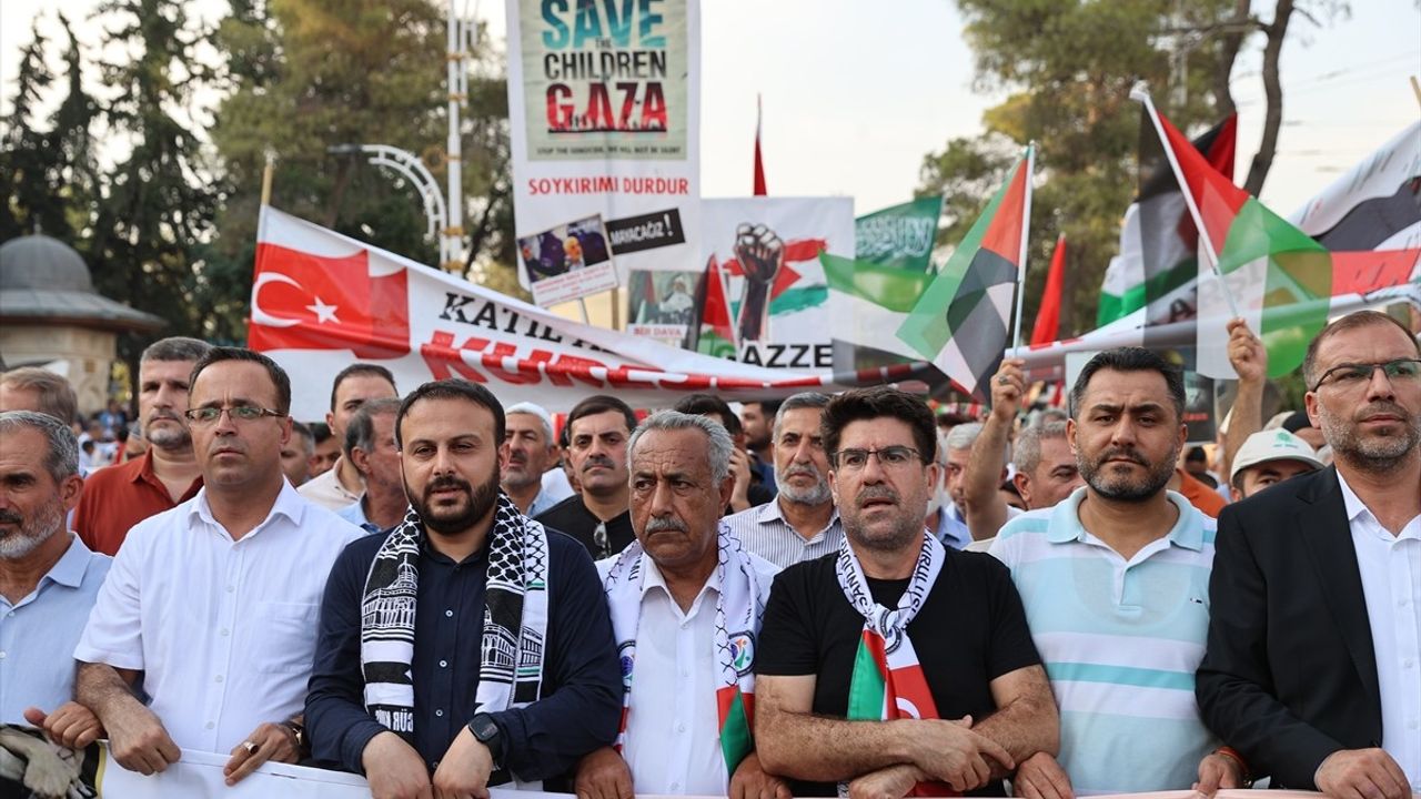Gazze'ye Destek Yürüyüşü Şanlıurfa'da Gerçekleştirildi