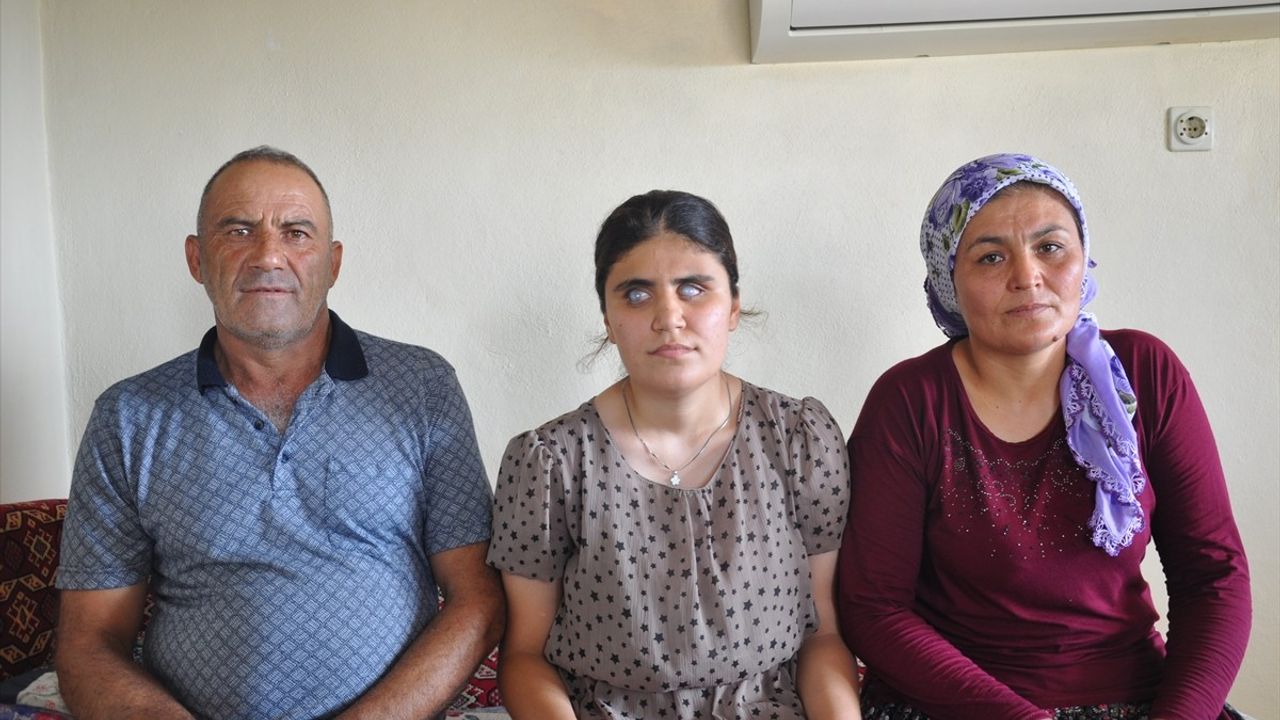 Görme Engelli Öğrenci Nazalin Selvi'nin Başarı Hikayesi
