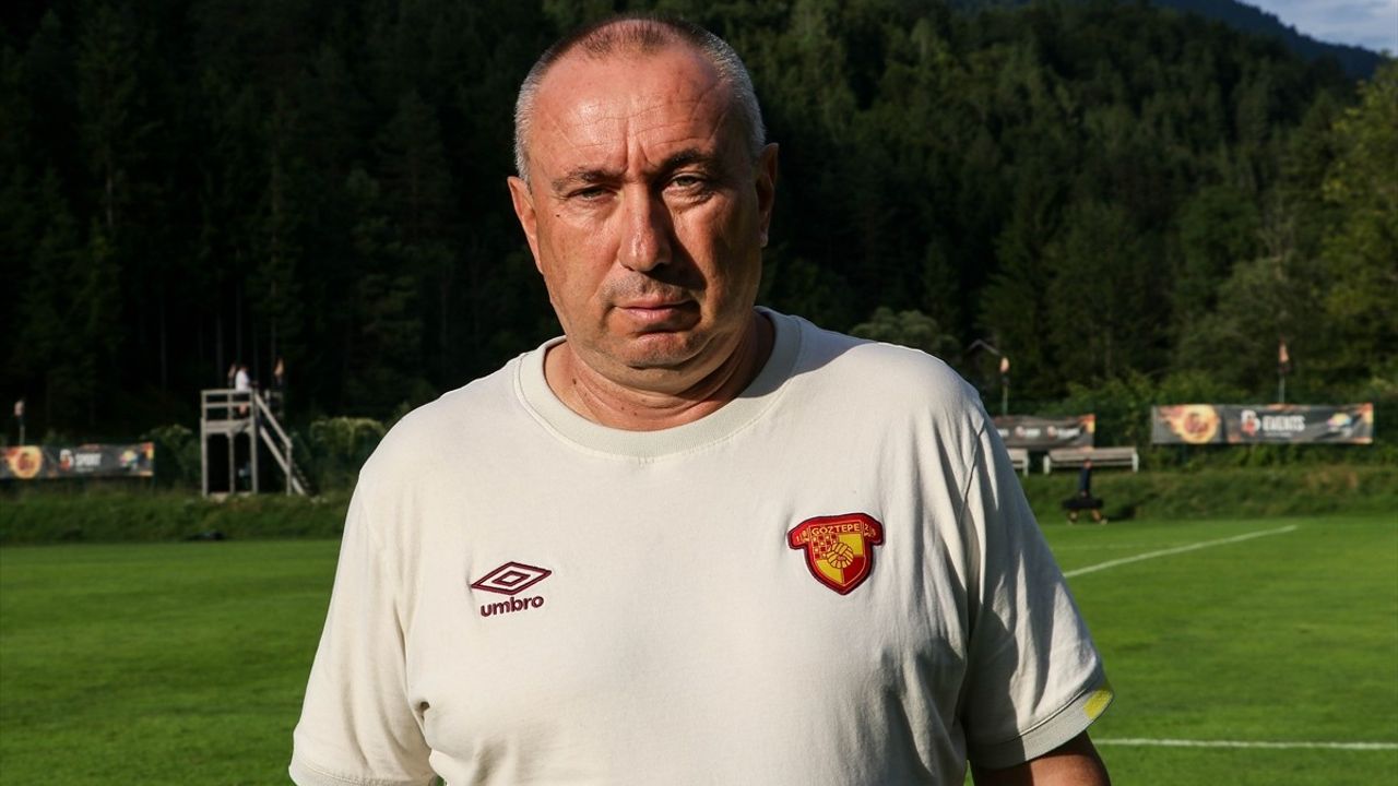 Göztepe'nin Teknik Direktörü Stoilov Hazırlık Sürecinden Şikayetçi