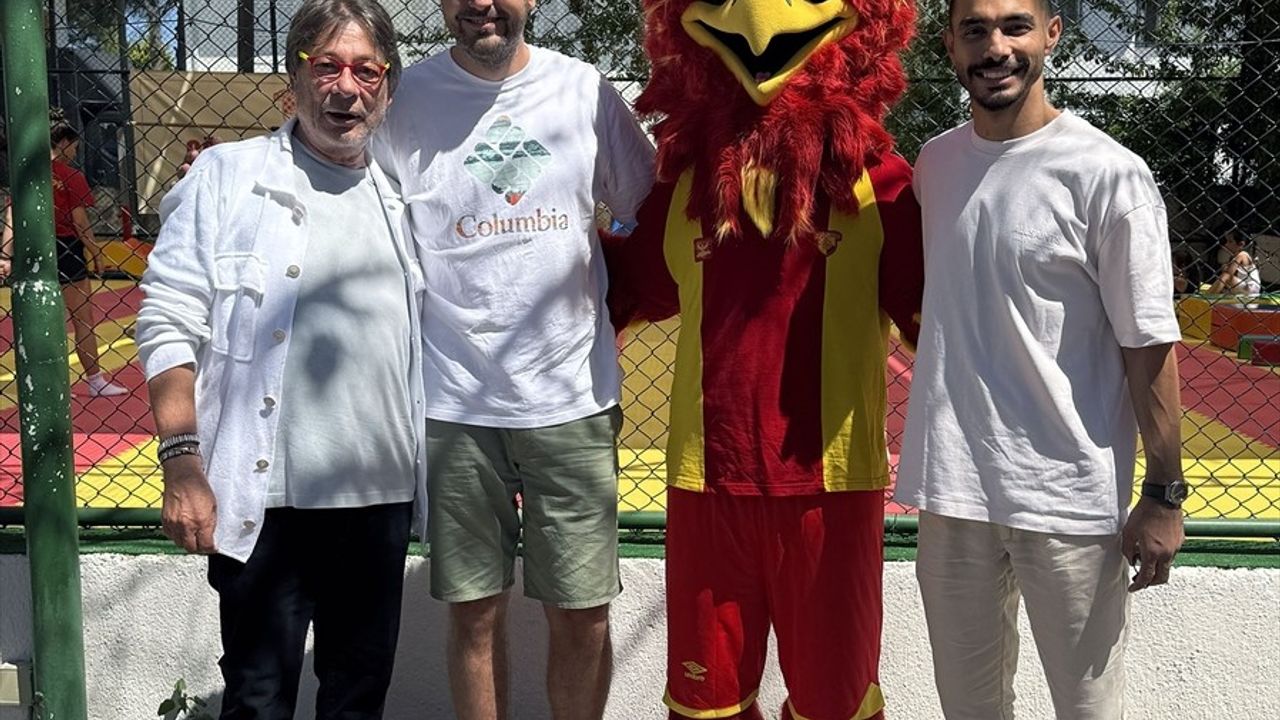Göztepe Onursal Başkanı Mehmet Sepil, Çeşme’de Spor Okularındaki Öğrencilerle Buluştu