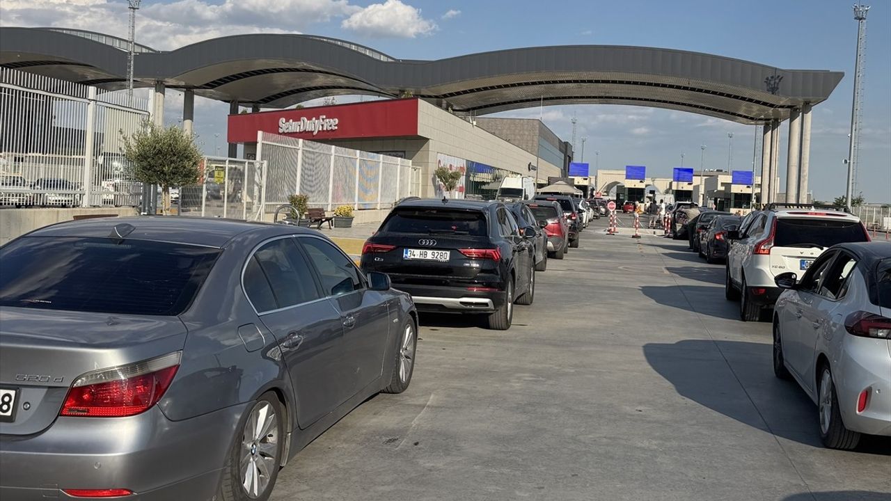 Gurbetçilerin Türkiye'ye Dönüşü Devam Ediyor