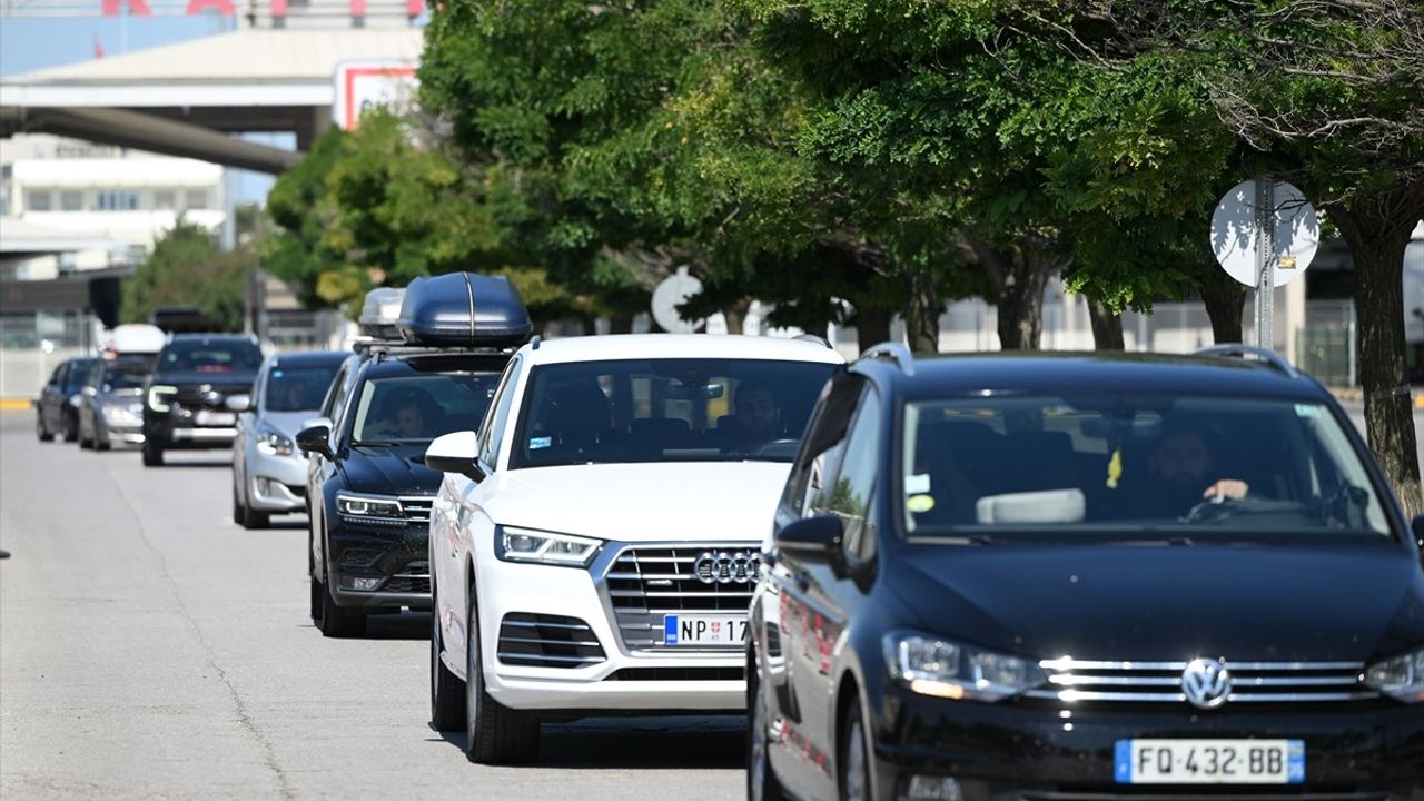 Gurbetçilerin Yurda Girişi Devam Ediyor