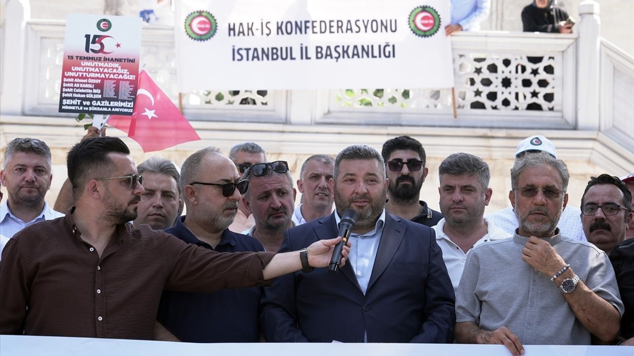 HAK-İŞ, 15 Temmuz Şehitlerini Anma Programı Düzenledi