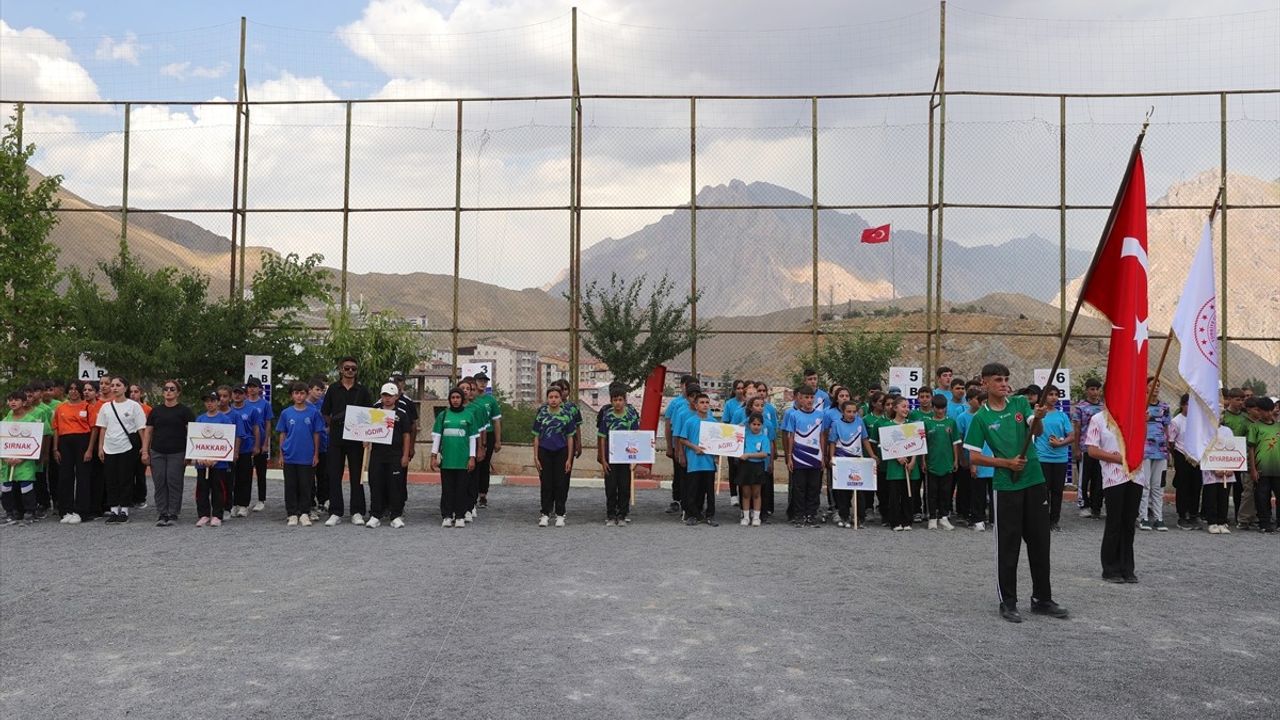 Hakkari'de Bocce Grup Müsabakaları Coşkuyla Başladı