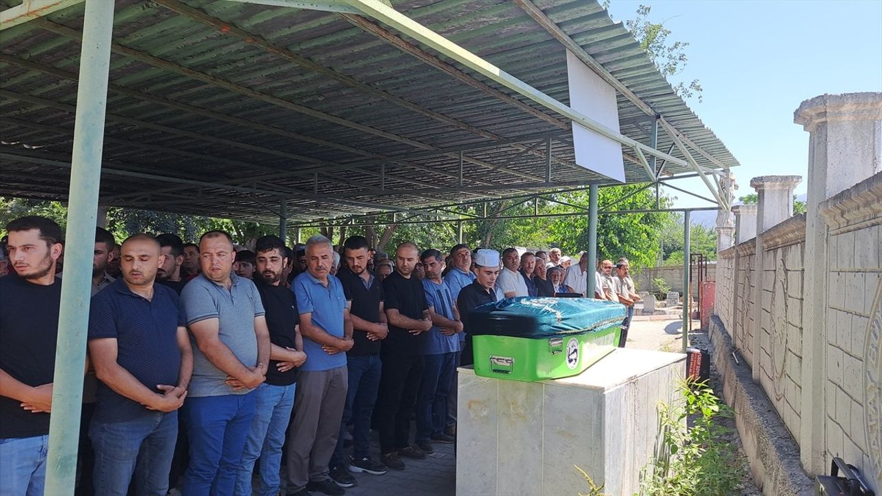 Hatay'da Vinç Kazası: İşçi Hayatını Kaybetti