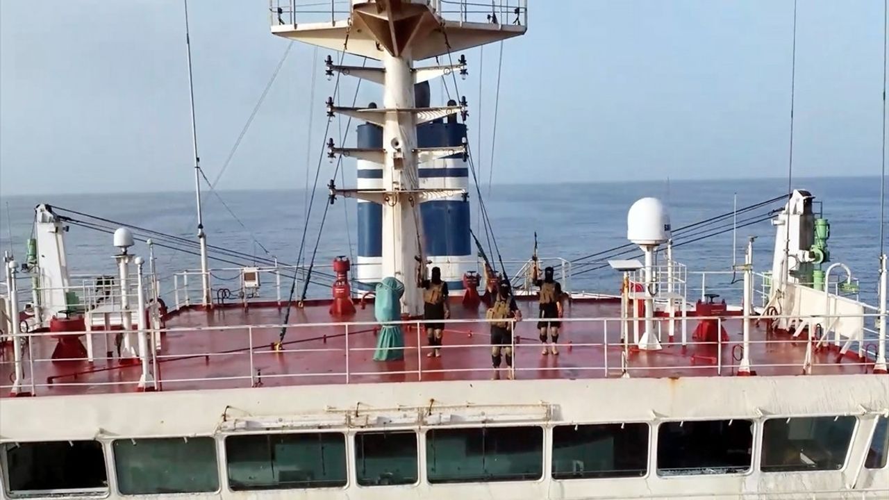 Husilerin Kızıldeniz'deki Gemilere Yönelik Saldırıları Devam Ediyor