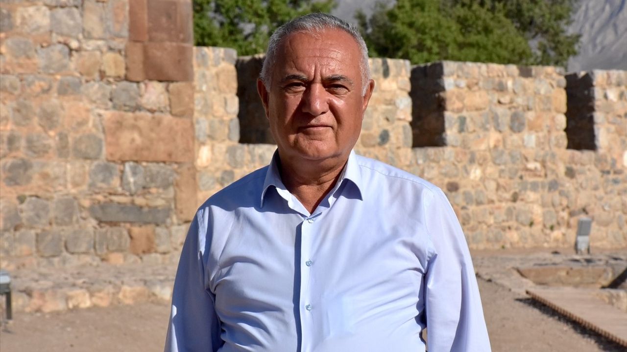 Huzurevi Sakinleri Van'ın Güzelliklerini Keşfediyor