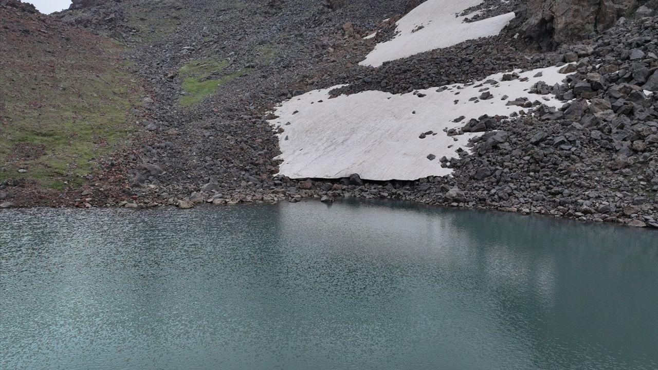 Iğdır Valisi Ercan Turan, Küp Gölü'ne Tırmanış Düzenledi