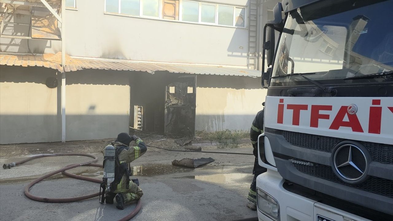 İnegöl'de Mobilya Fabrikasında Yangın