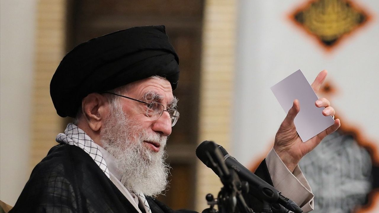 İran Lideri Hamaney'den Sert Açıklamalar
