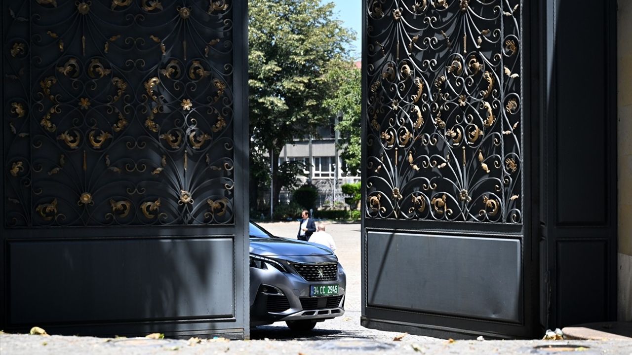İran ve Avrupa Ülkeleri Arasındaki Nükleer Görüşmeler İstanbul'da Tamamlandı
