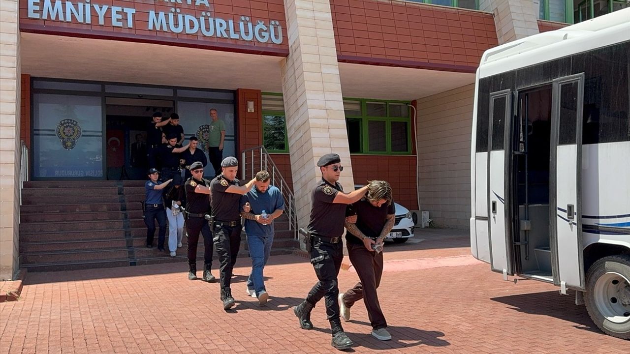 Isparta'da 'Yan Bakma' Kavgasında İki Kişi Tutuklandı
