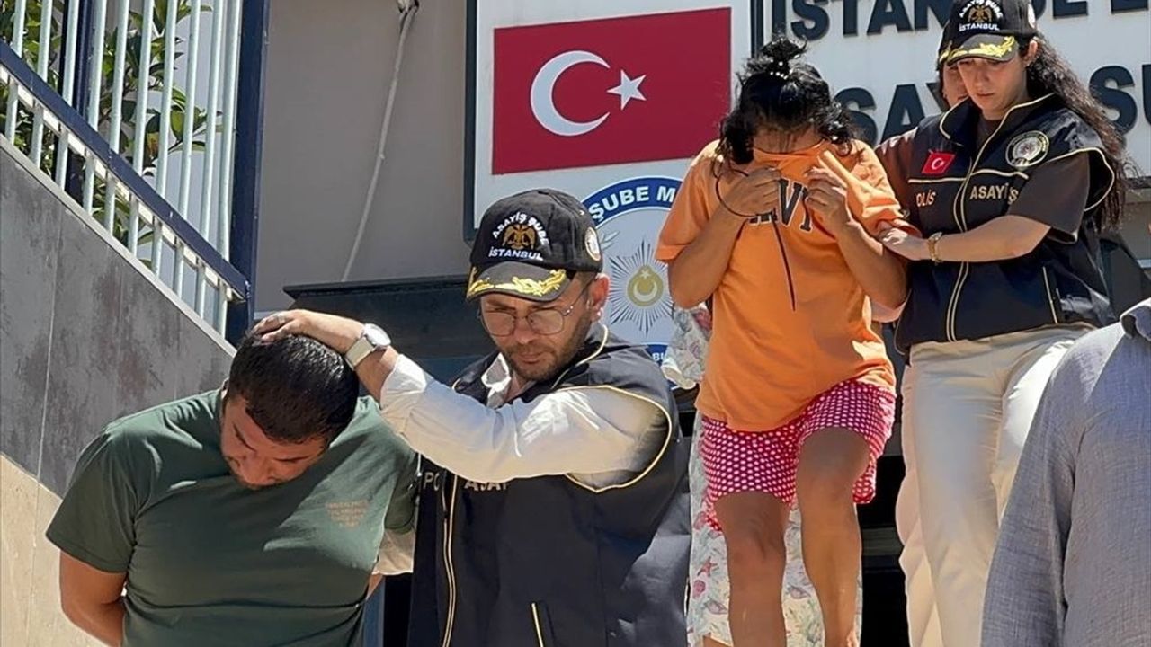İstanbul'da Demans Hastası Kadın Dolandırıldı: 3 Zanlı Tutuklandı