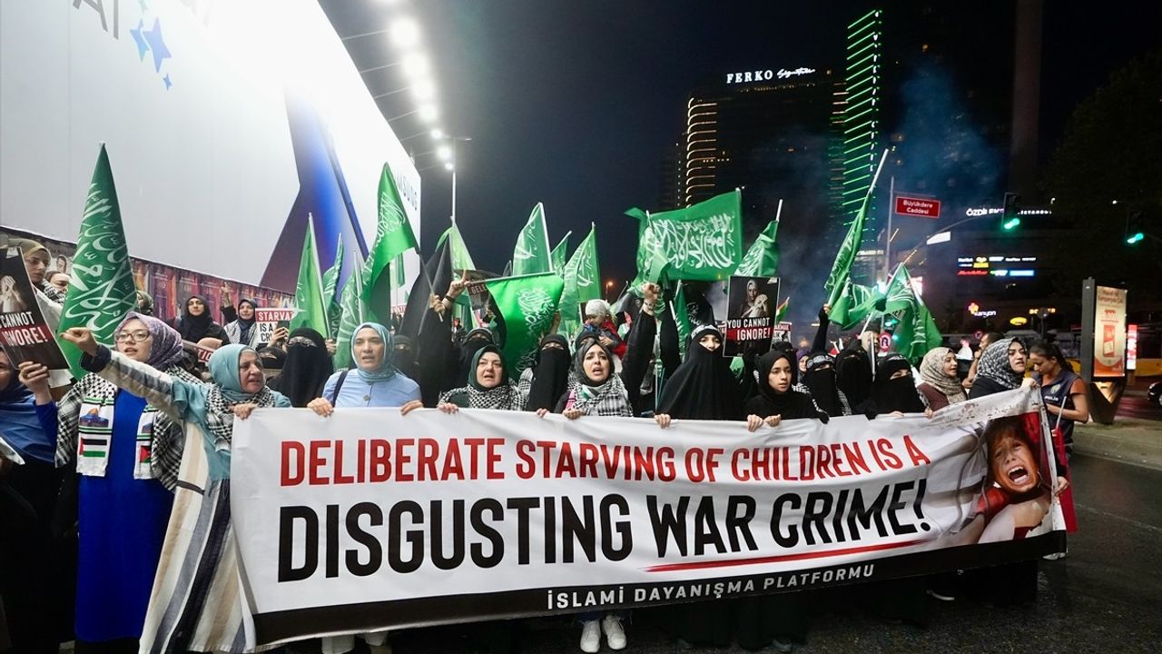 İstanbul'da Gazze İçin Protesto Düzenlendi