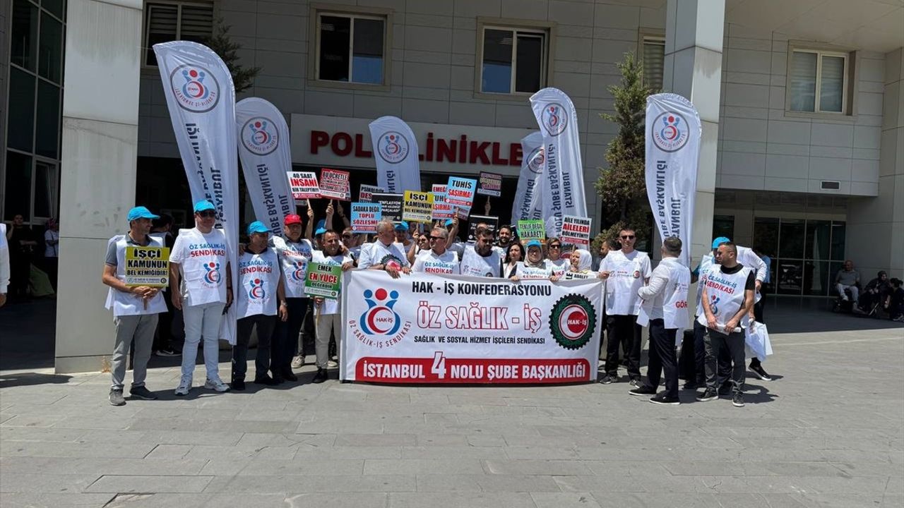 İstanbul'da Sağlık İşçileri Eylem Gerçekleştirdi