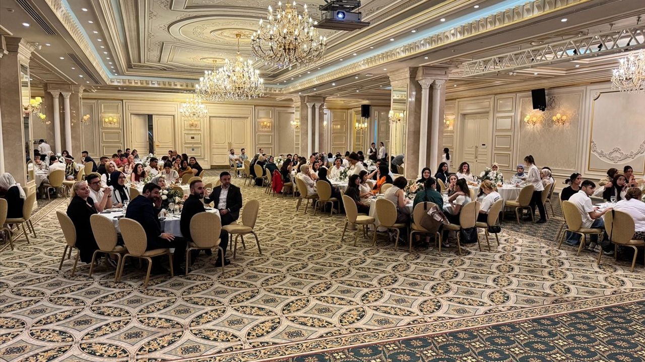 İstanbul'da SED Yararlanan Öğrencilere Motivasyon Yemeği