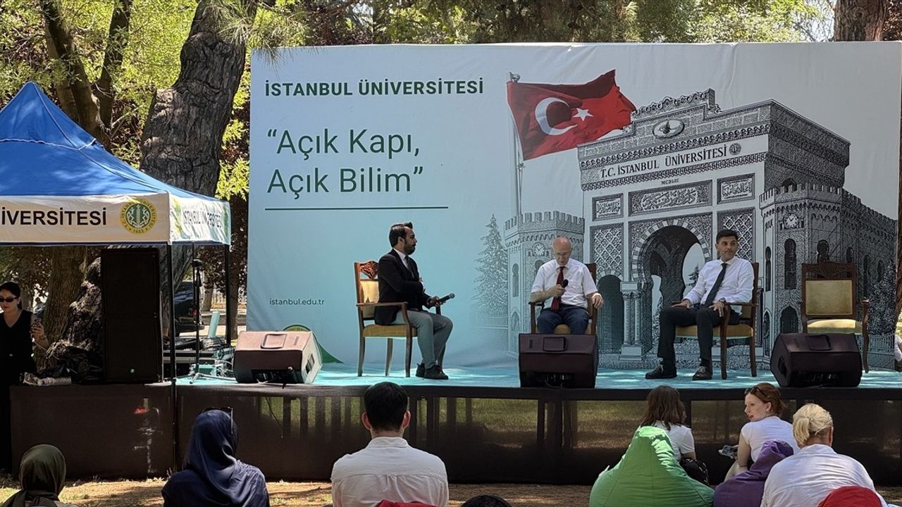 İstanbul Üniversitesinde Ailece Tercih Günleri Heyecanı