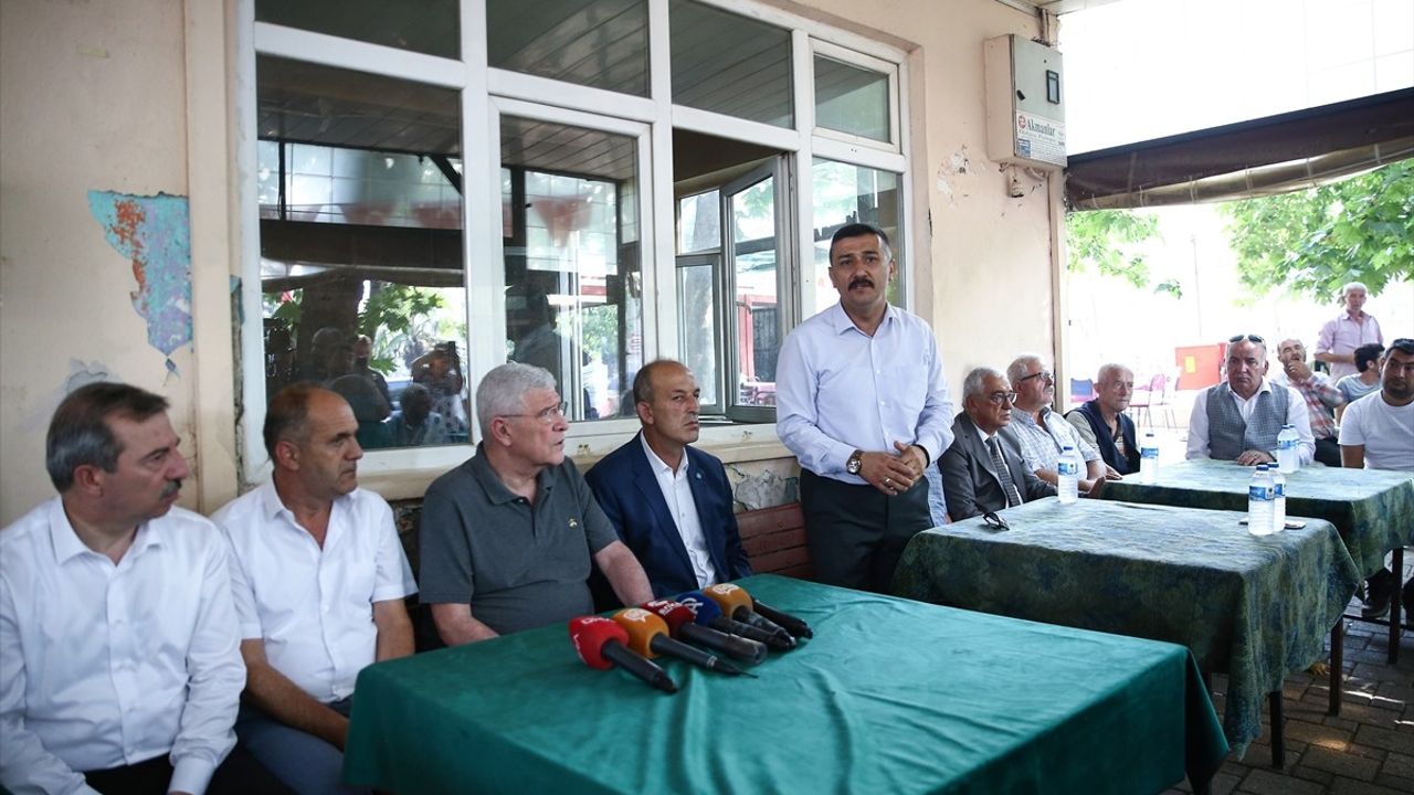 İYİ Parti Genel Başkanı Dervişoğlu, Bursa'daki Orman Yangını Sonrası Mahalleyi Ziyaret Etti