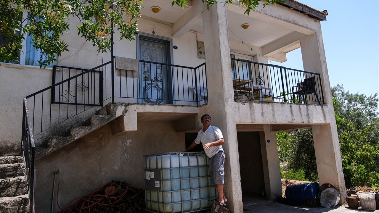 İzmir'deki Su Kesintisi: Mahalle Sakinleri Kalıcı Çözüm Talep Ediyor