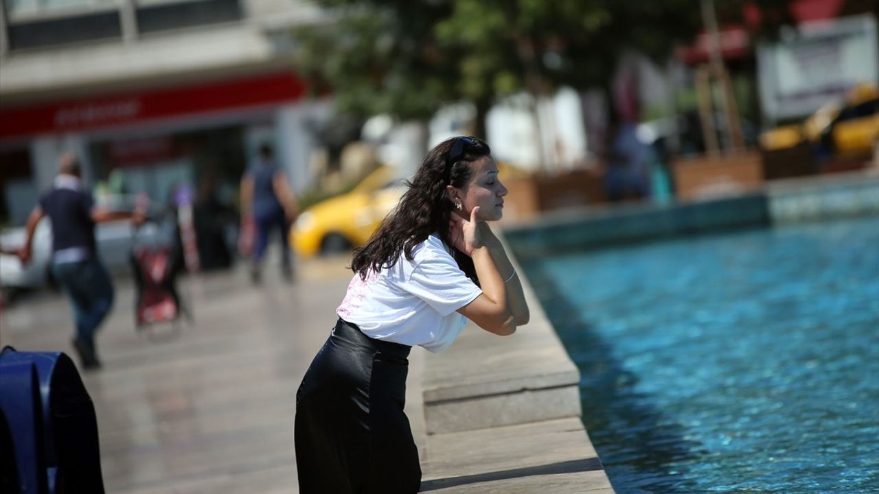 İzmir ve Aydın'da Bunaltıcı Sıcak Hava Etkili