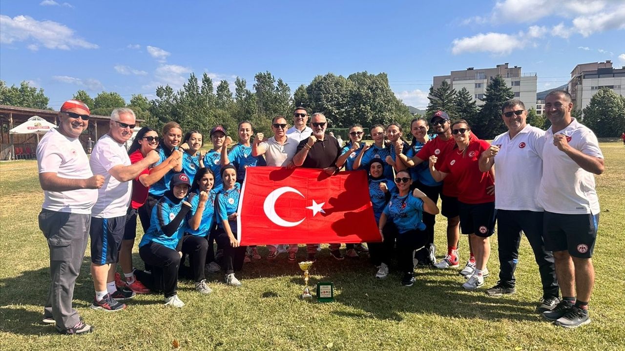 Kadın Kriket Milli Takımı'nın Tarihi Şampiyonluğu