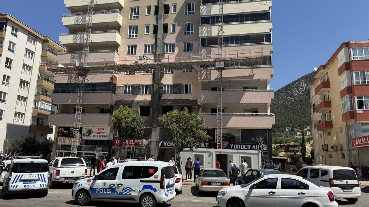 Kahramanmaraş'ta İskelenin Çökmesiyle 1 İşçi Hayatını Kaybetti
